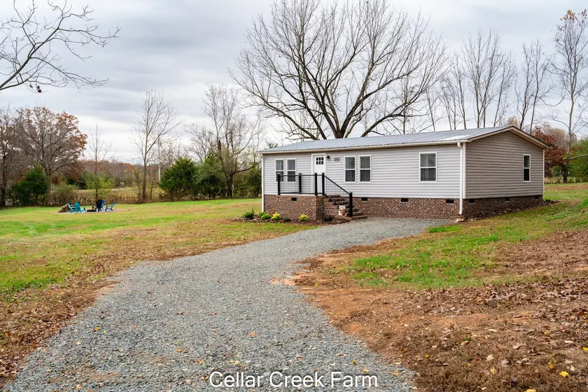 Cellar Creek Farm Guest House - Image 1