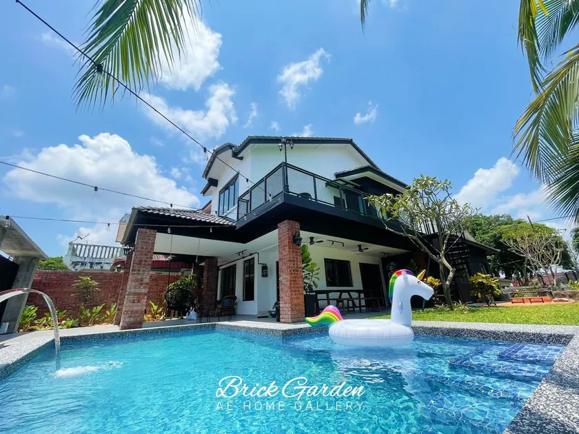 AE - Melaka Town Pool Homestay #18 people - Image 1
