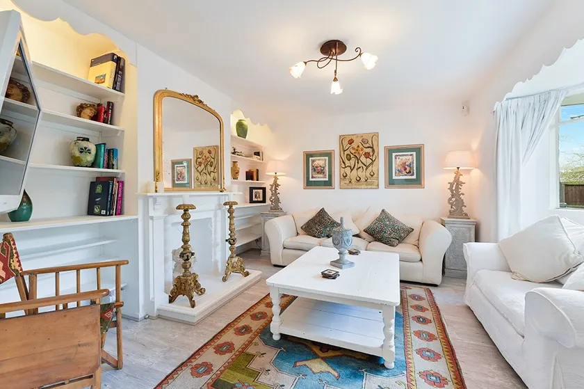 Designer Cottage with Parking - Esher Surrey - Pass the Keys - Image 1
