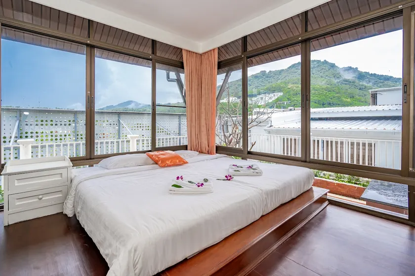 2 Bedroom Penthouse with Terrace - Image 1