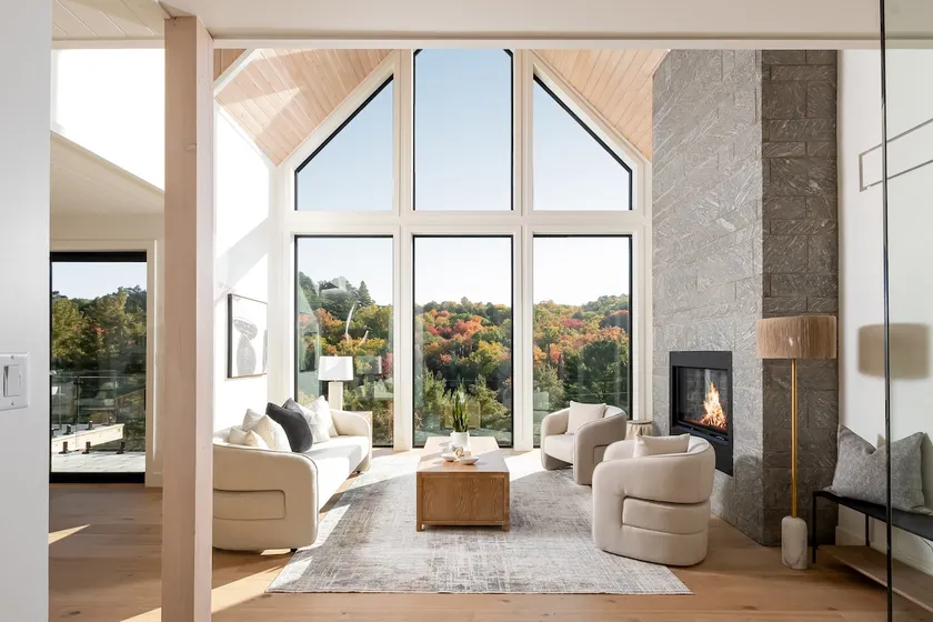 River Luxury Muskoka 6BR 5BA w/ Hottub, Wifi 200mb+ - Image 1