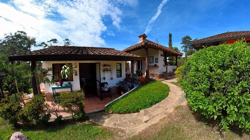 Mi Casita Blanca - Image 1