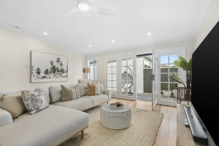 Light and Airy Coastal Home at Ettalong Beach - Image 1