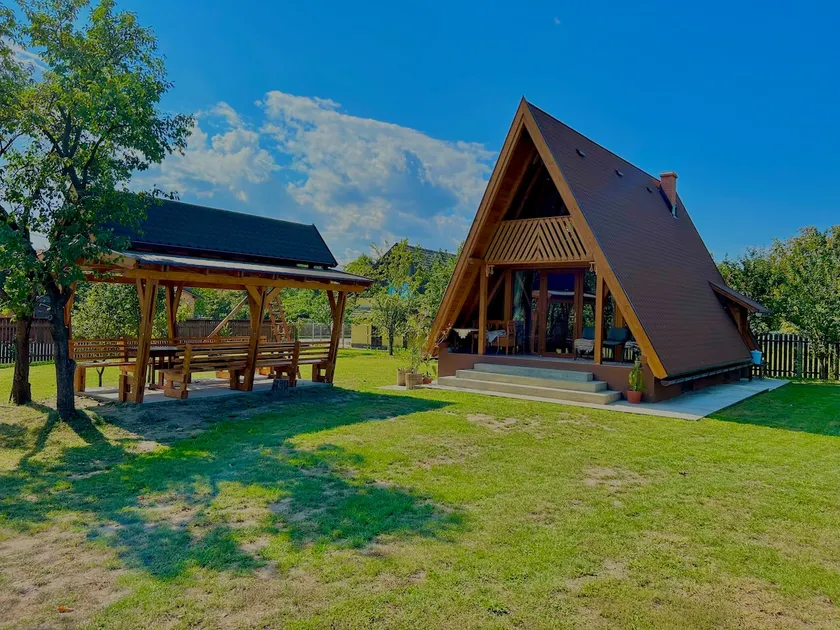 Zabola Guest House - Image 1