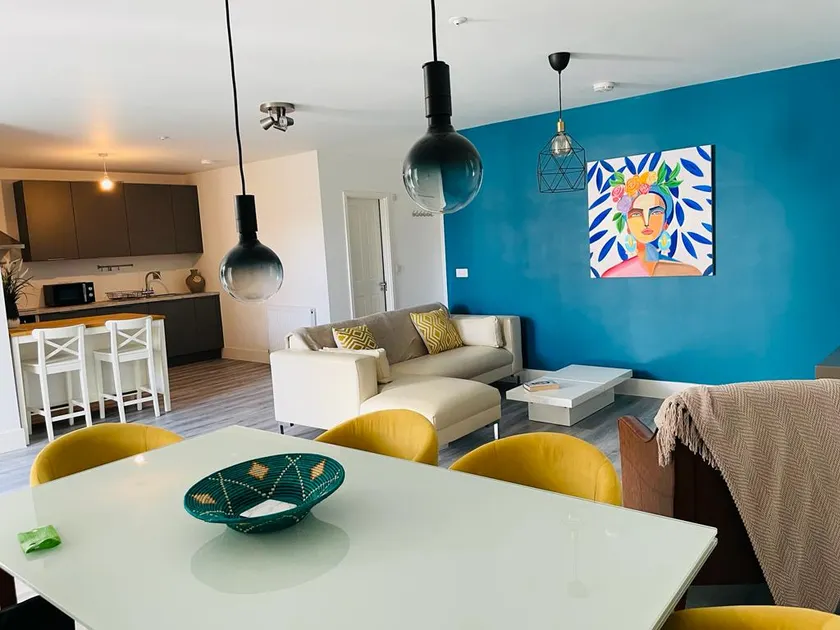 Stunning huge openplan 2Bed flat - Image 1