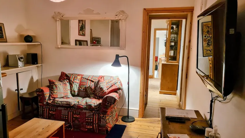 Sweet Victorian 2-bedroom house - Image 1