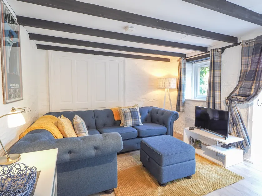 The Coach House Newcastle Emlyn - Image 1