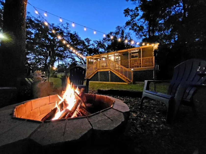 River Daze Cabin - A cozy cabin right on the river - Image 1