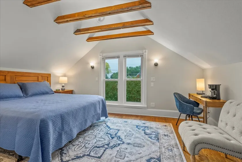 Cedar Falls Gem: Vintage Home with Modern Comforts - Image 1