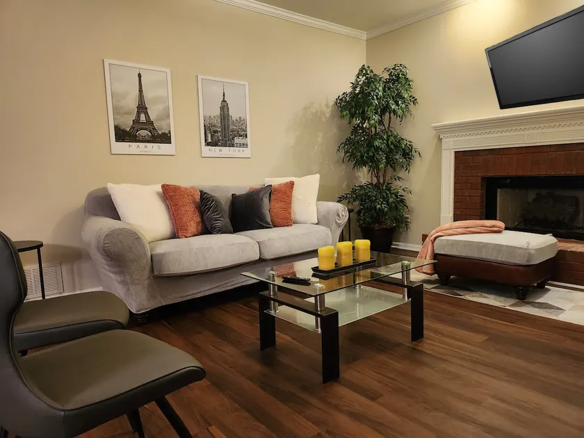2 298Sqft King Bed Bbq Gbps W D - Image 1