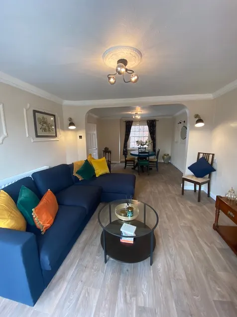 Town Centre Apartment - Image 1