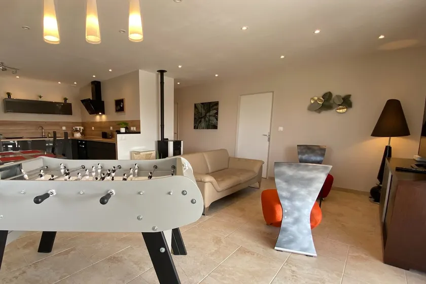 Charming modern house - Image 1