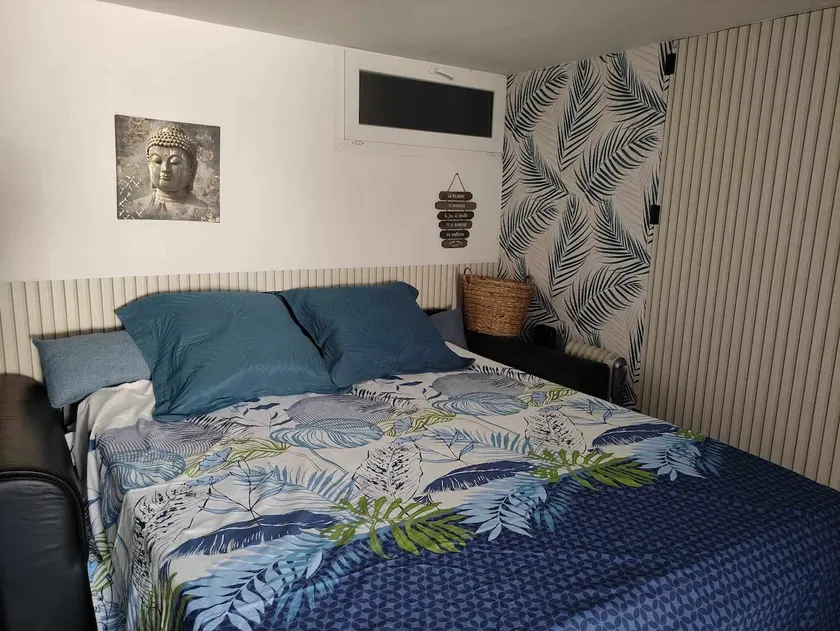Apartment with private Jacuzzi - Image 1