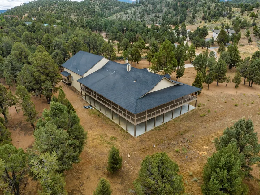 Minnow's Big Bear Estate 1.5 Acres W Game Room - Image 1