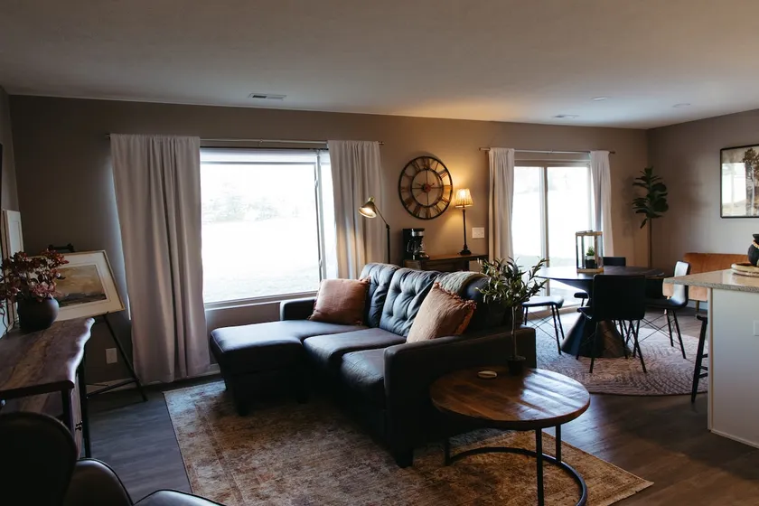 Stylish W. Omaha House. Shopping. King Suite. - Image 1