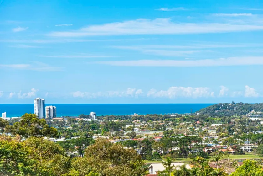 Sheket ~ Peaceful ~ Ocean views in Elanora - Image 1
