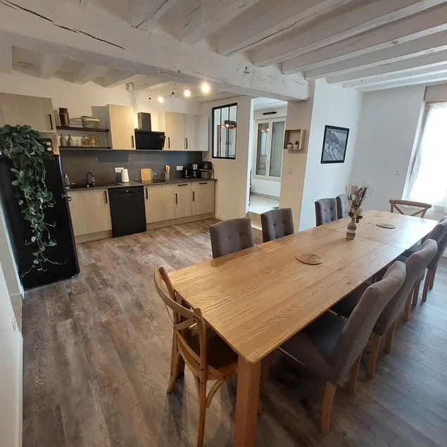 Air-conditioned house – 8/10 people – Les Rosiers/Loire - Image 1