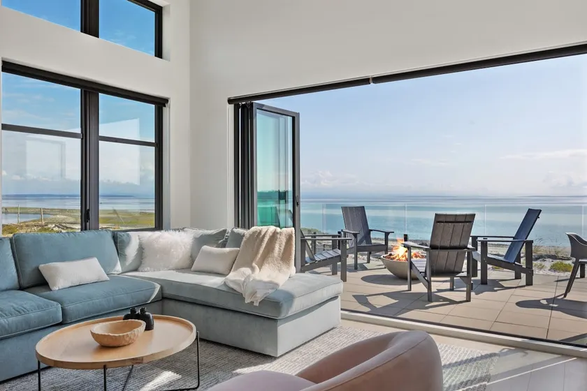 Beachfront Luxury Suite at THE BEACH HOUSE - Image 1