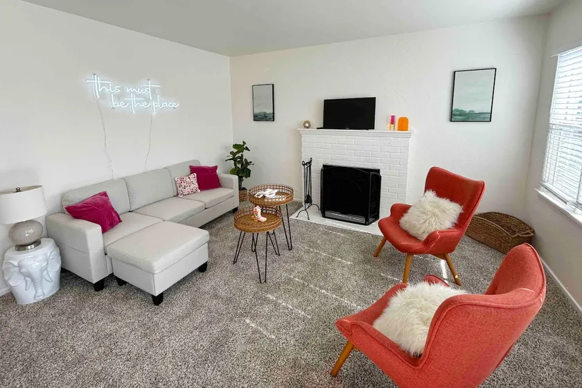 Entire Home by Newport Beach, Disneyland and SNA! - Image 1