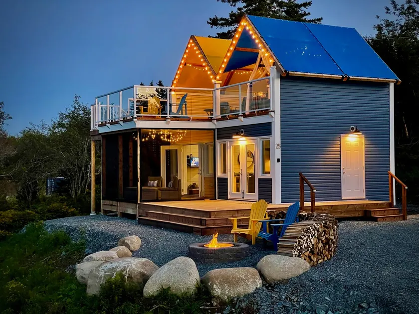 Whitecaps Cabana for Couples - Image 1