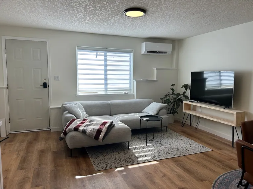 Suite Retreat Near the Sea - Image 1