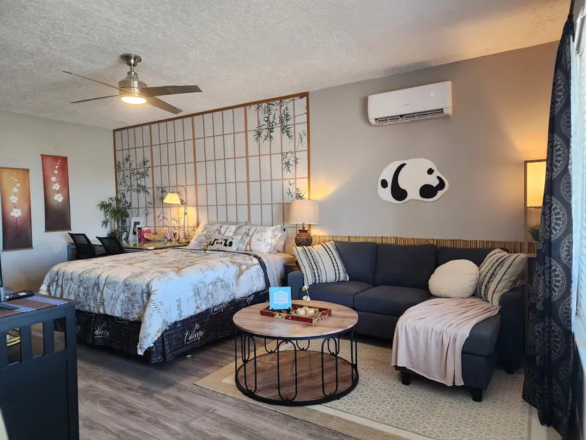 Precious Panda - Charming Studio - Image 1