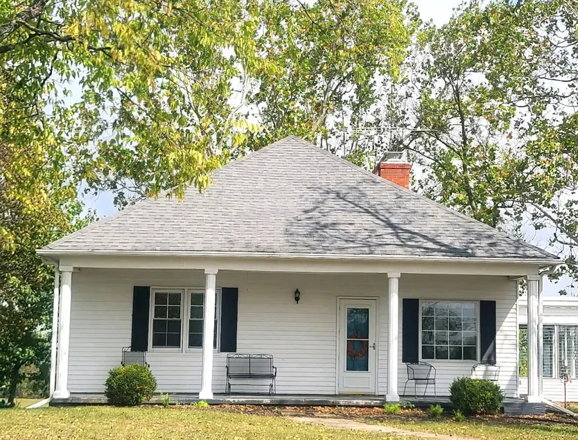 The Bluebell Farmhouse - Image 1