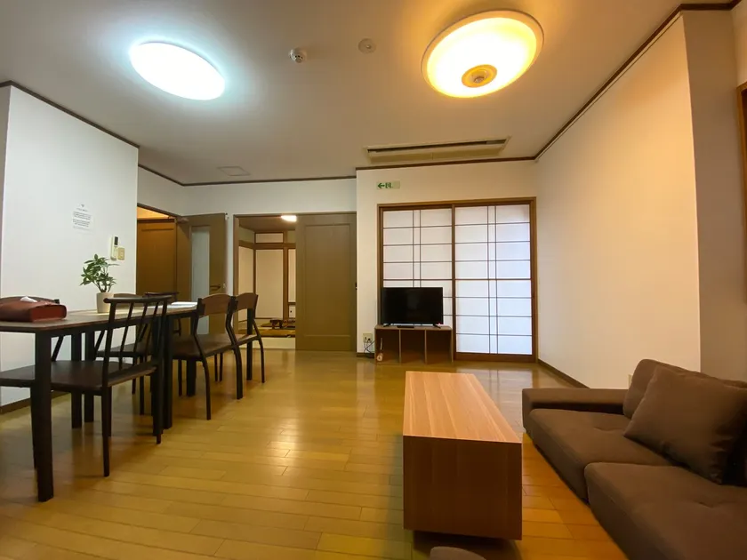 O101 5 minutes walk from Peace Park. 15 people can use it. 1 floor rental, spacious 150㎡ - Image 1