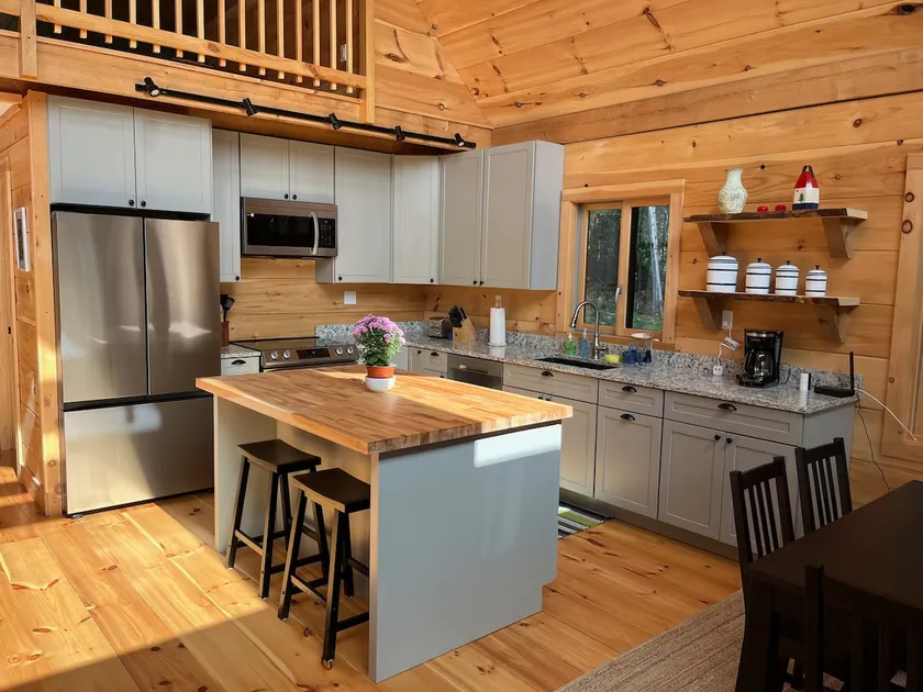 Beautiful modern cabin - Image 1