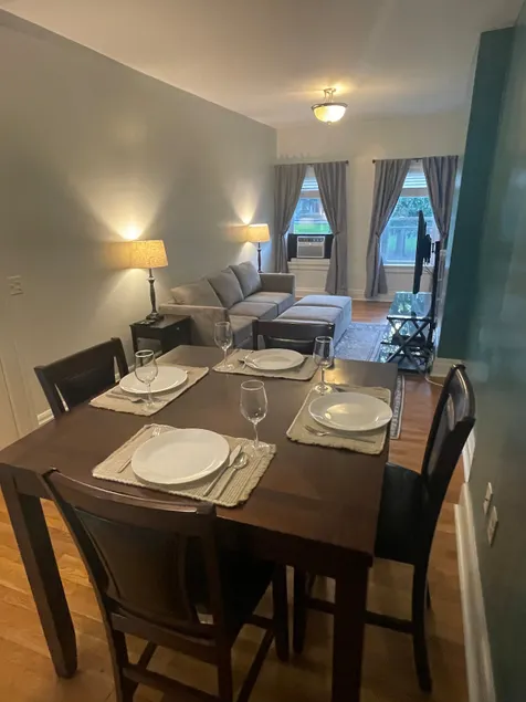 Uptown Geneva Rowhouse Flat - Image 1