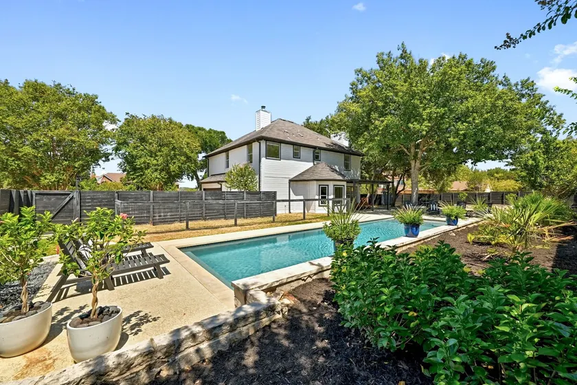 Beautiful Gated Home - Pool, Entertainment Area, Large Lot! - Image 1