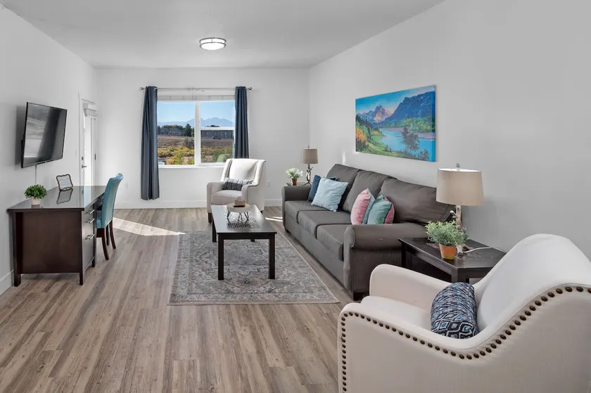 Orem Retreat | King Bed | Pool, Hot Tub & Gym - Image 1
