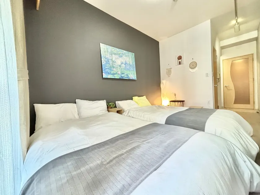 Located in Osaka's neon lights and food district/3 min to Dotonbori/5 min to Nihonbashi station/6 min to Kuromon Market - Image 1