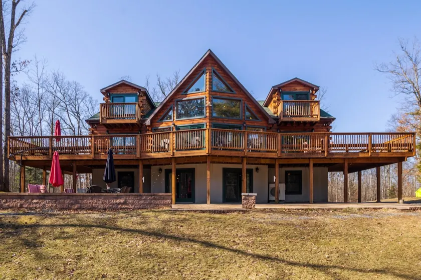 50 Acre 10 BR 6 BA Slps 30 Tesla EV Charger WIFI - Image 1