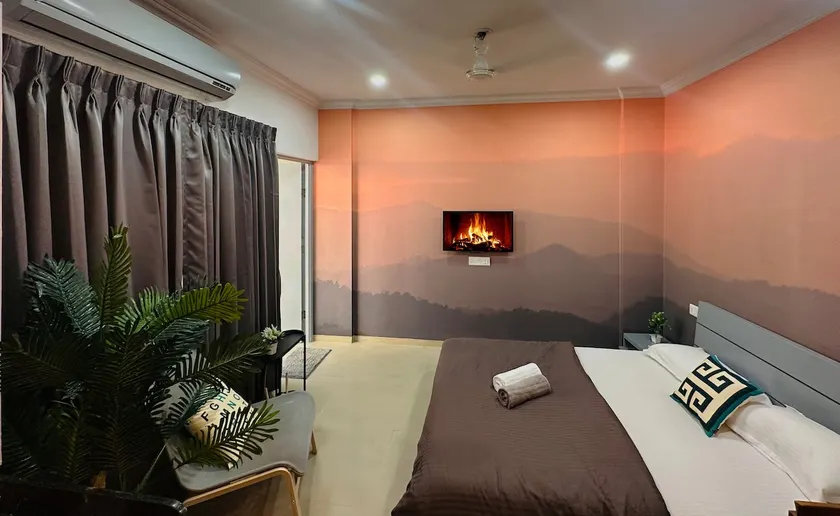 The Studio: AC, WiFi, Smart Tv - Image 1
