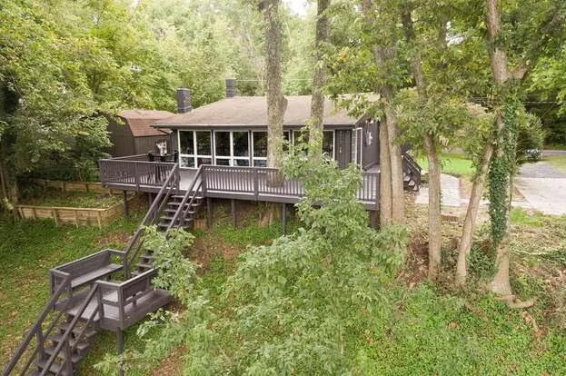 The Tree House on the River- sleeps 4, dog allowed - Image 1