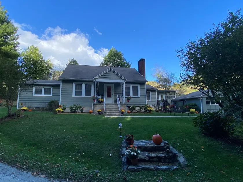 Lawrence Hollow Homestead - Image 1