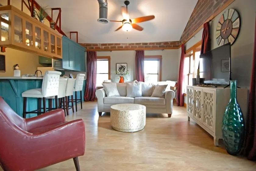”City View” Cozy downtown loft apartment - Image 1