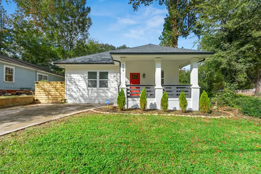 Southern Luxury Near MBZ Stadium - Image 1
