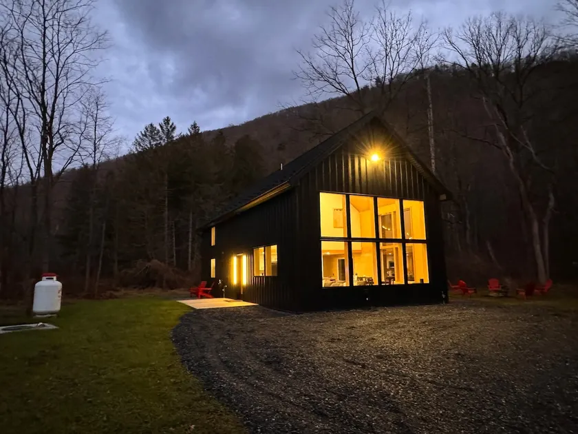 Private cabin 5 acres by Hyner View w/ EV charger - Image 1