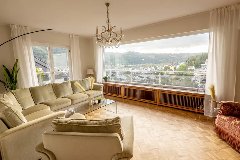 Panoramic Villa with Sauna, Hot Tub & Gym - Image 1