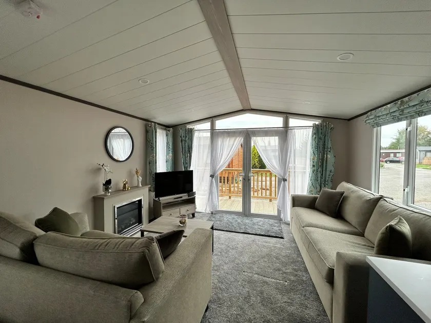 Beckys Lodge - Image 1