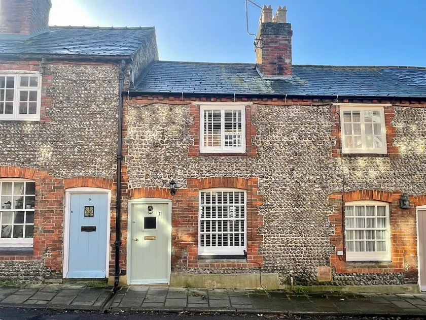Quaint Cottage in the heart of Arundel - Image 1