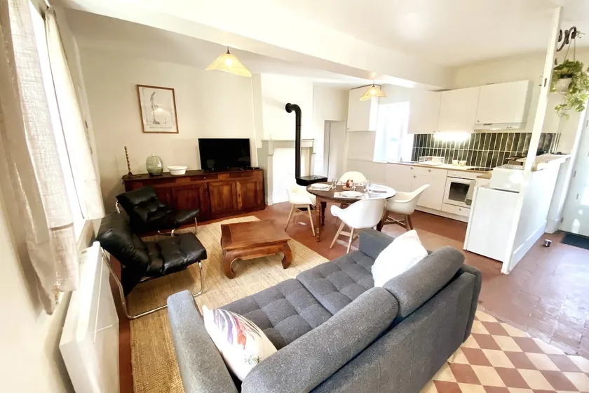 Pleasant village house - Image 1