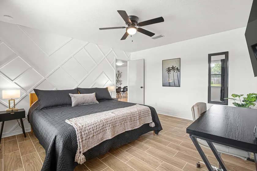 4 Bedrooms | 3 King Beds| Ping-pong| near downtown - Image 1