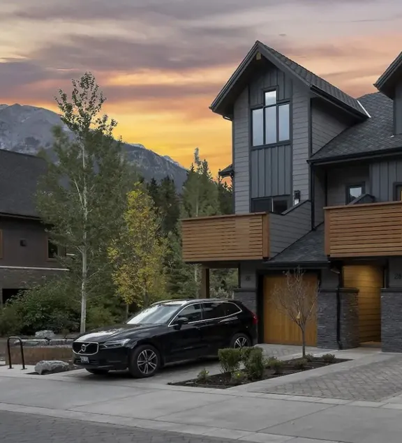 Tamarack Steamside Deluxe Chalet (end unit) - Image 1