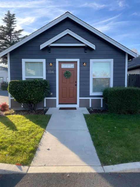 Cozy Cottage - Image 1
