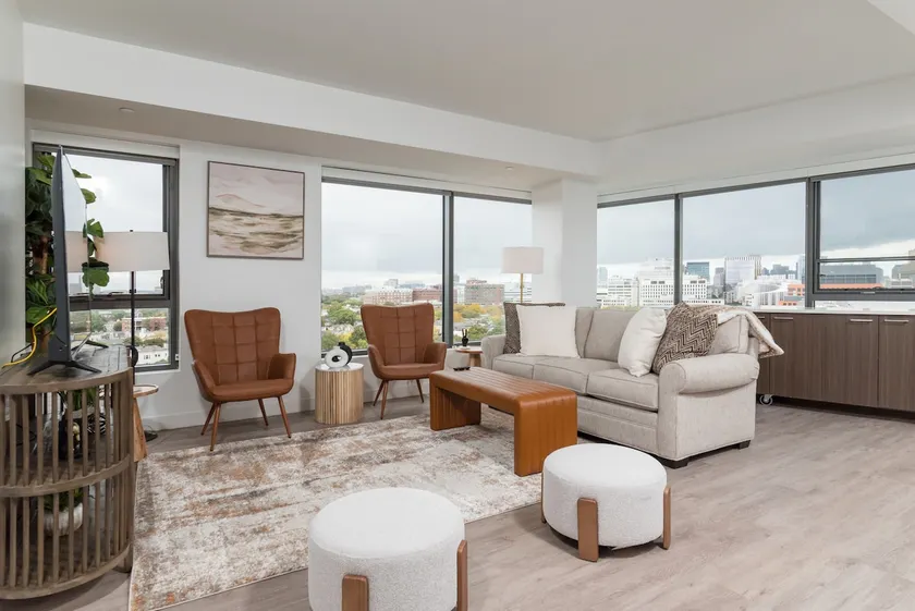 Central Square 2BR Condo near Harvard & MIT Spaci - Image 1