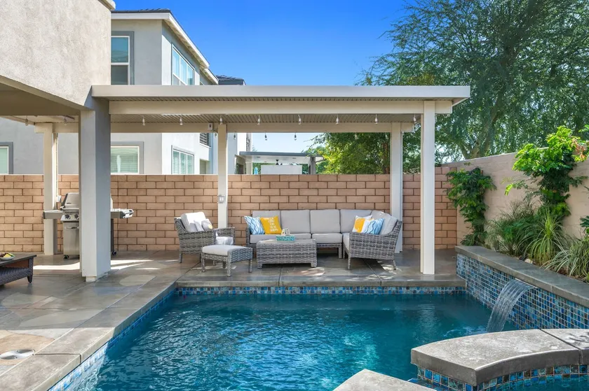 Charming Desert Oasis. 4-BR, Pool, Jacuzzi, Arcade - Image 1