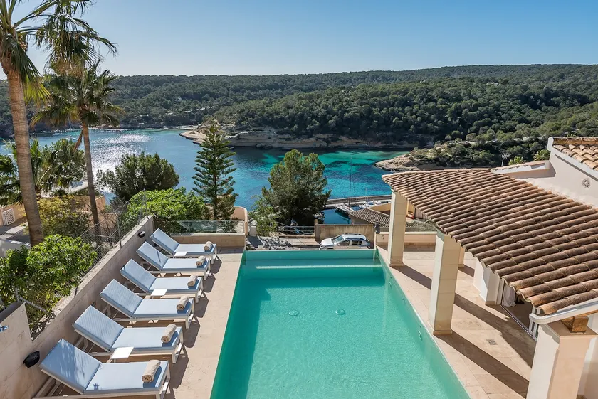 Luxury Villa with panoramic sea views - Image 1